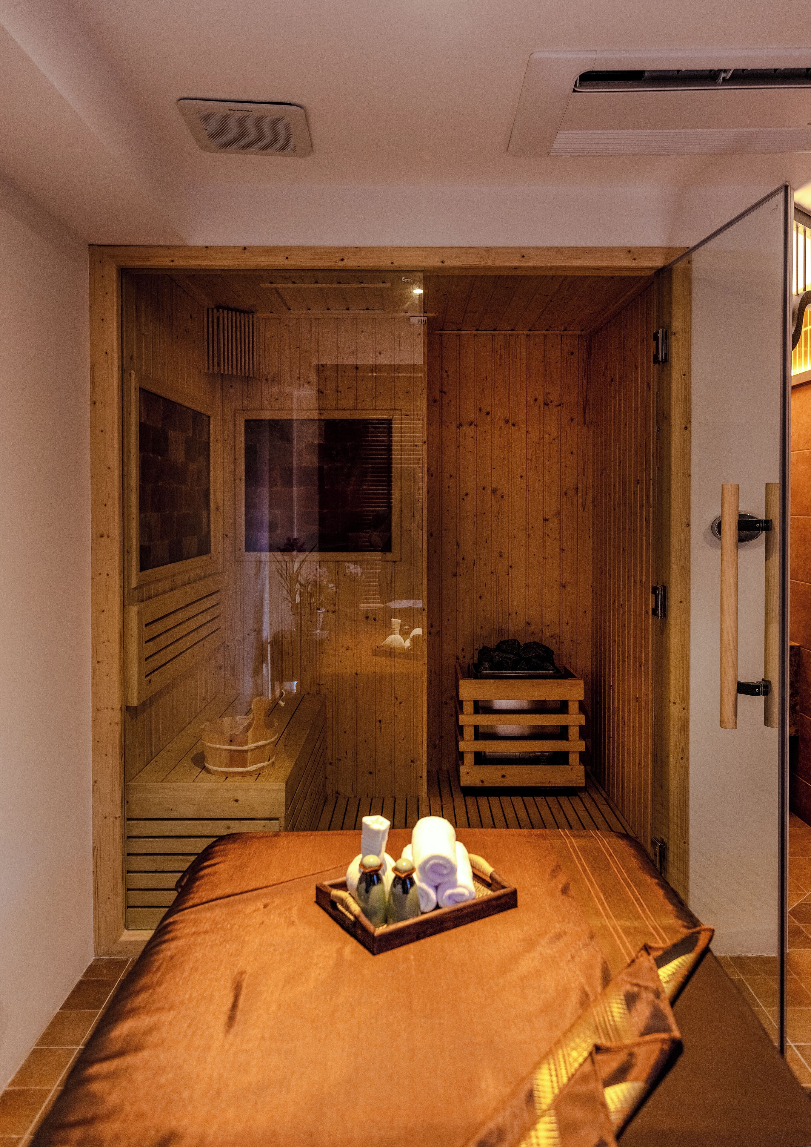 couples treatment room(s), sauna, steam room, body treatments