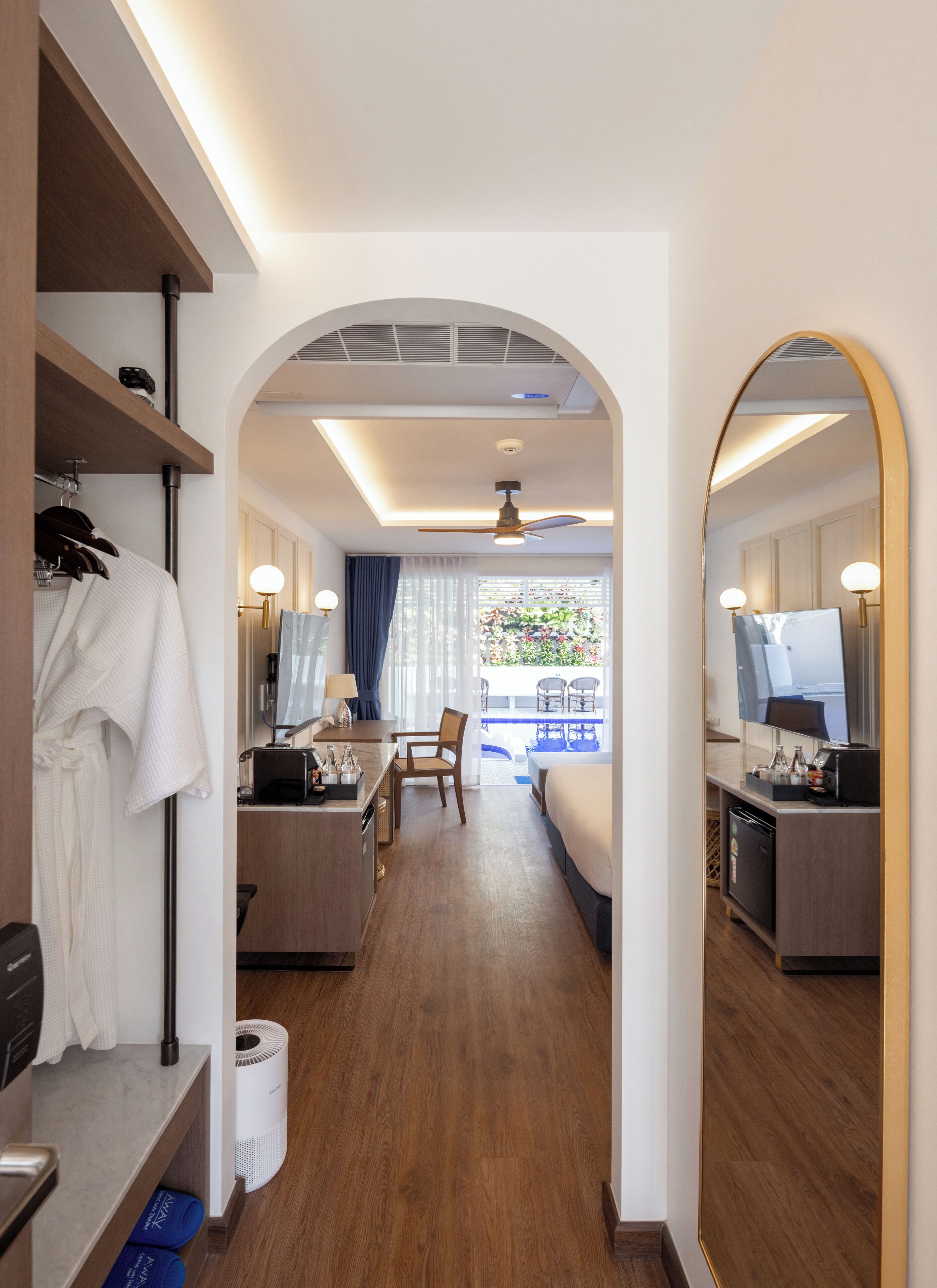 Ropa de cama de alta calidad, colchones Tempur-Pedic y minibar 