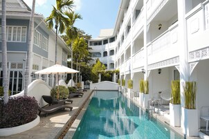 2 outdoor pools, pool umbrellas, sun loungers