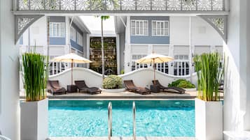Deluxe Pool Access | Resort view