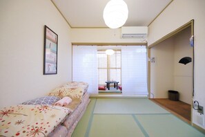 1 habitación, escritorio y cortinas blackout 