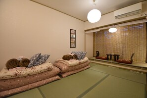 1 habitación, escritorio y cortinas blackout 