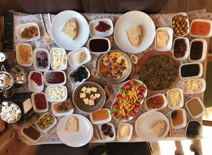 Free daily full breakfast