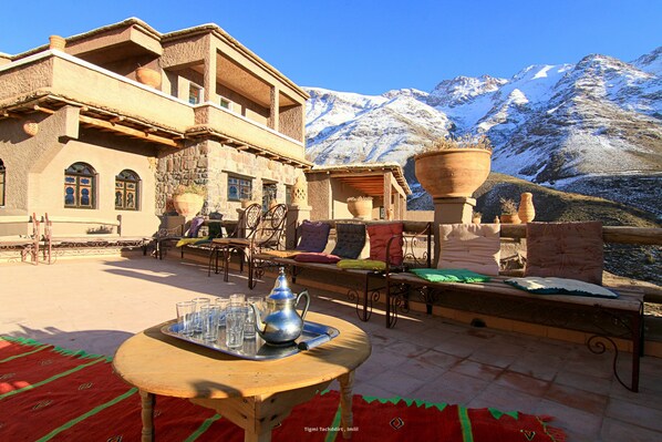 Free daily local cuisine breakfast 