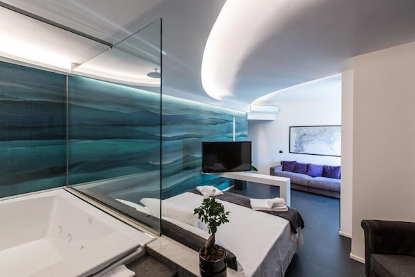 Suite, idromassaggio, vista città | Lenzuola Frette, biancheria da letto di alta qualità