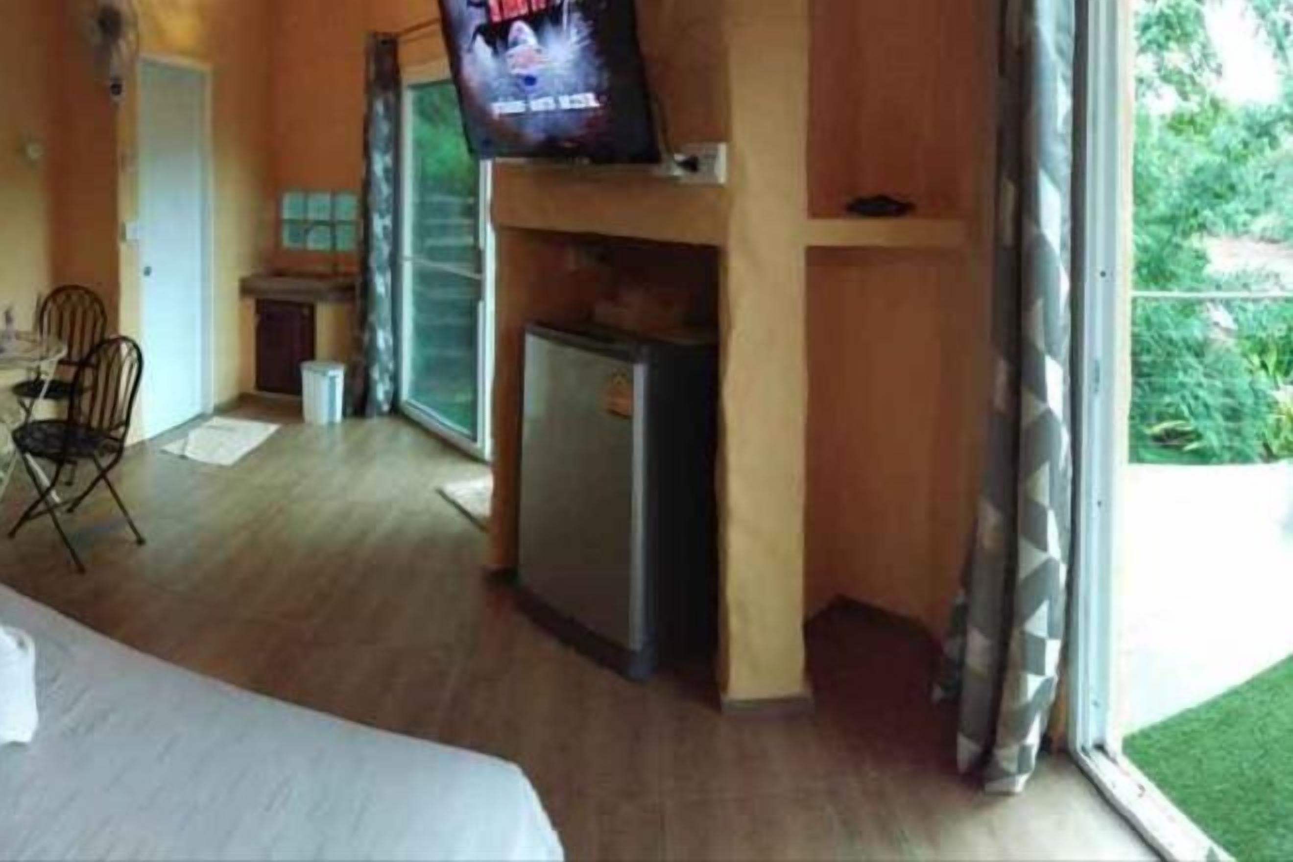 免费 WiFi、床单