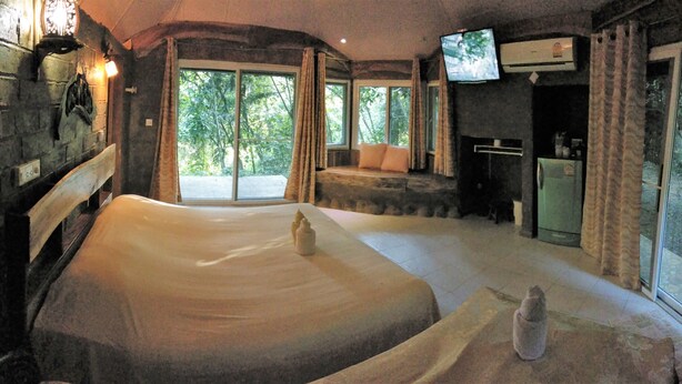 Superior Triple Room, Terrace, Garden View | Wi-fi percuma, cadar katil 