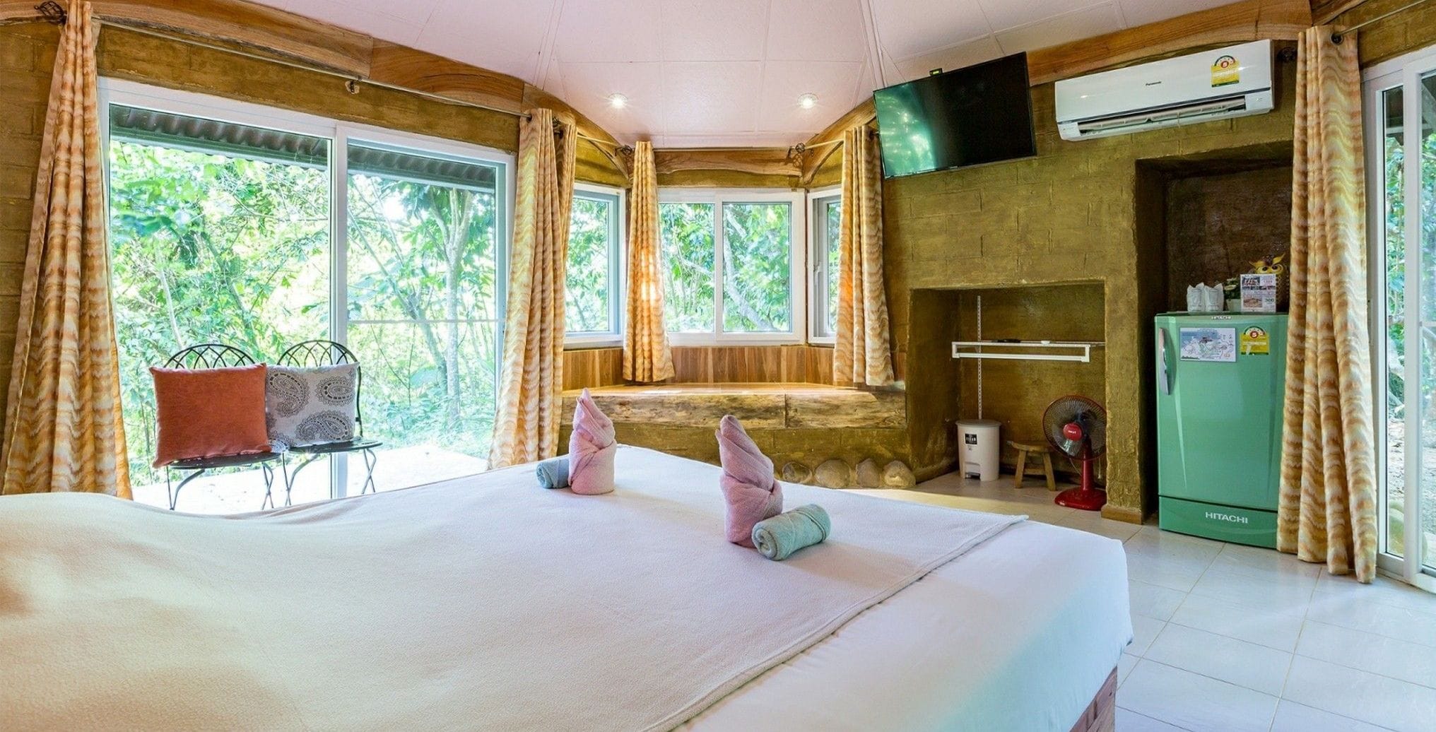 Chambre Triple Supérieure, terrasse, vue jardin | Wi-Fi gratuit, draps fournis