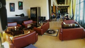Lobby sitting area - SAYA Hotel Tsaghkadzor (Tsaghkadzor)