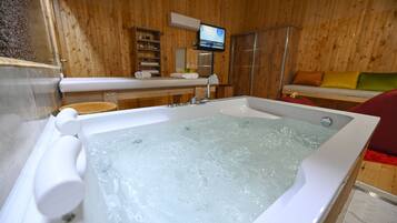 Honeymoon Suite | 1 bedroom, Egyptian cotton sheets, premium bedding, pillowtop beds