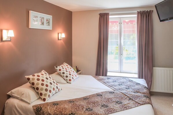 Standard Twin Room, Private Bathroom | 1 bedroom, premium bedding, in-room safe, individually furnished