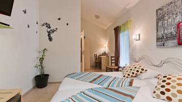 Standard Twin Room for Double Occupancy with Private Bathroom | 1 bedroom, premium bedding, in-room safe, individually furnished