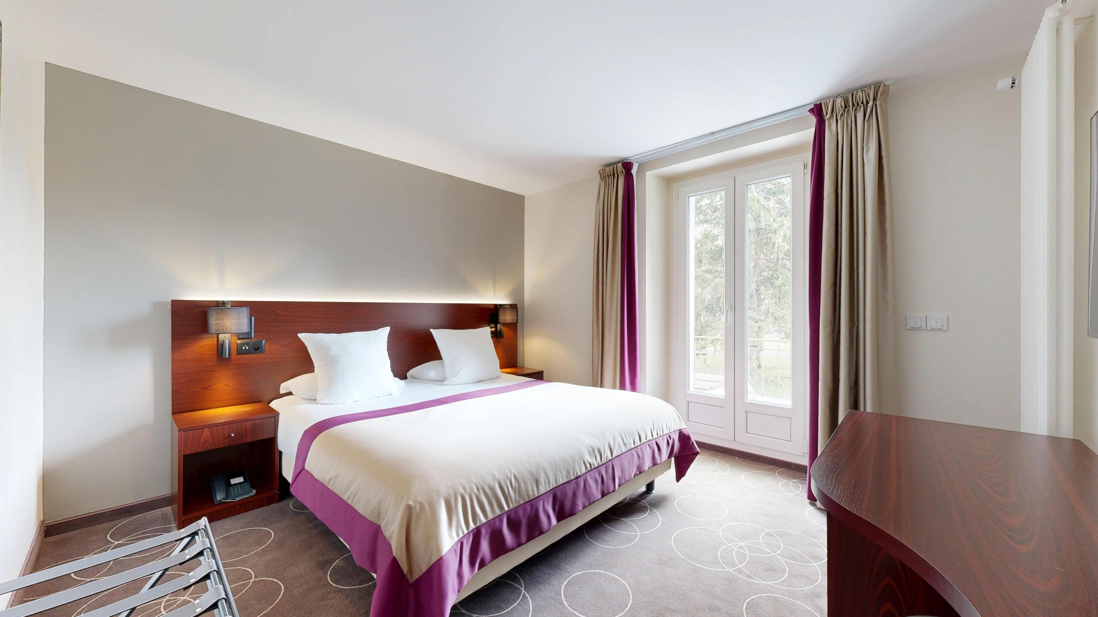 Executive Suite | Premium bedding, minibar, in-room safe, desk