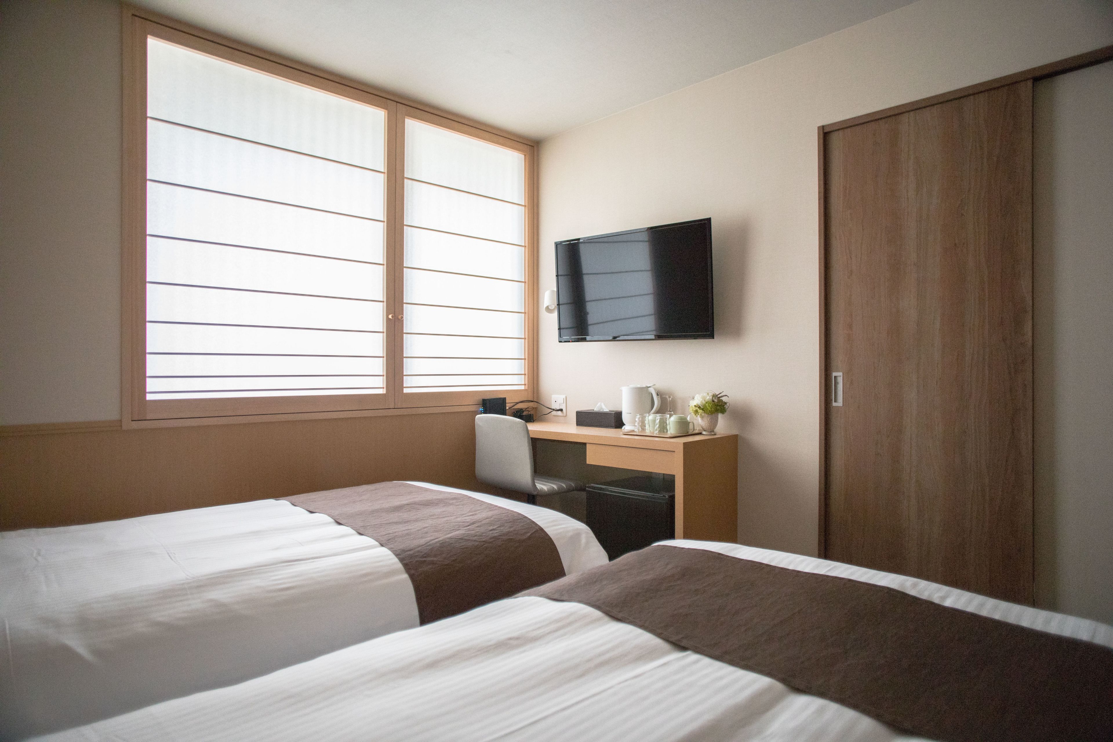 standard twin room | desk, iron/ironing board, free wifi