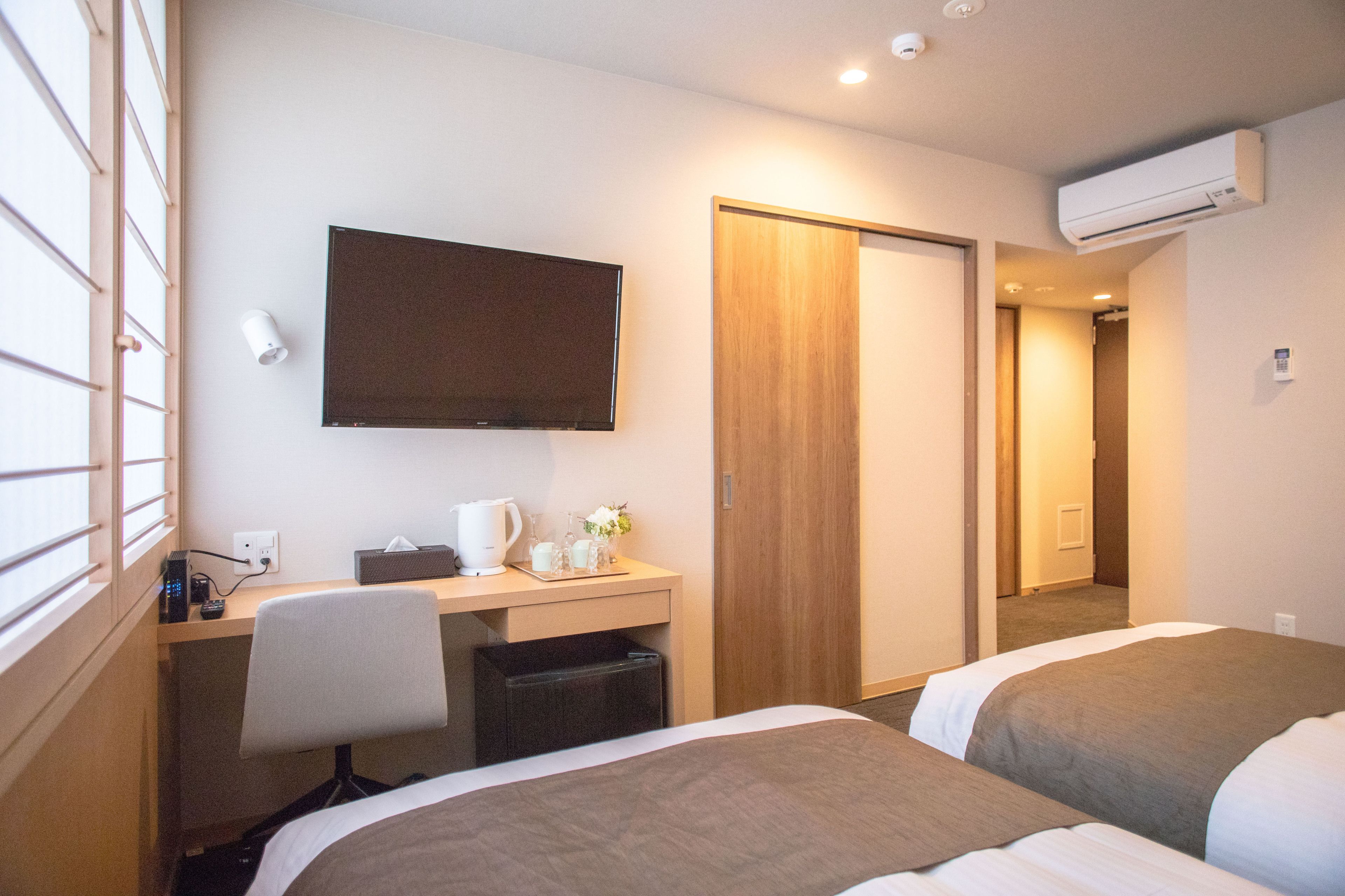 standard twin room | desk, iron/ironing board, free wifi