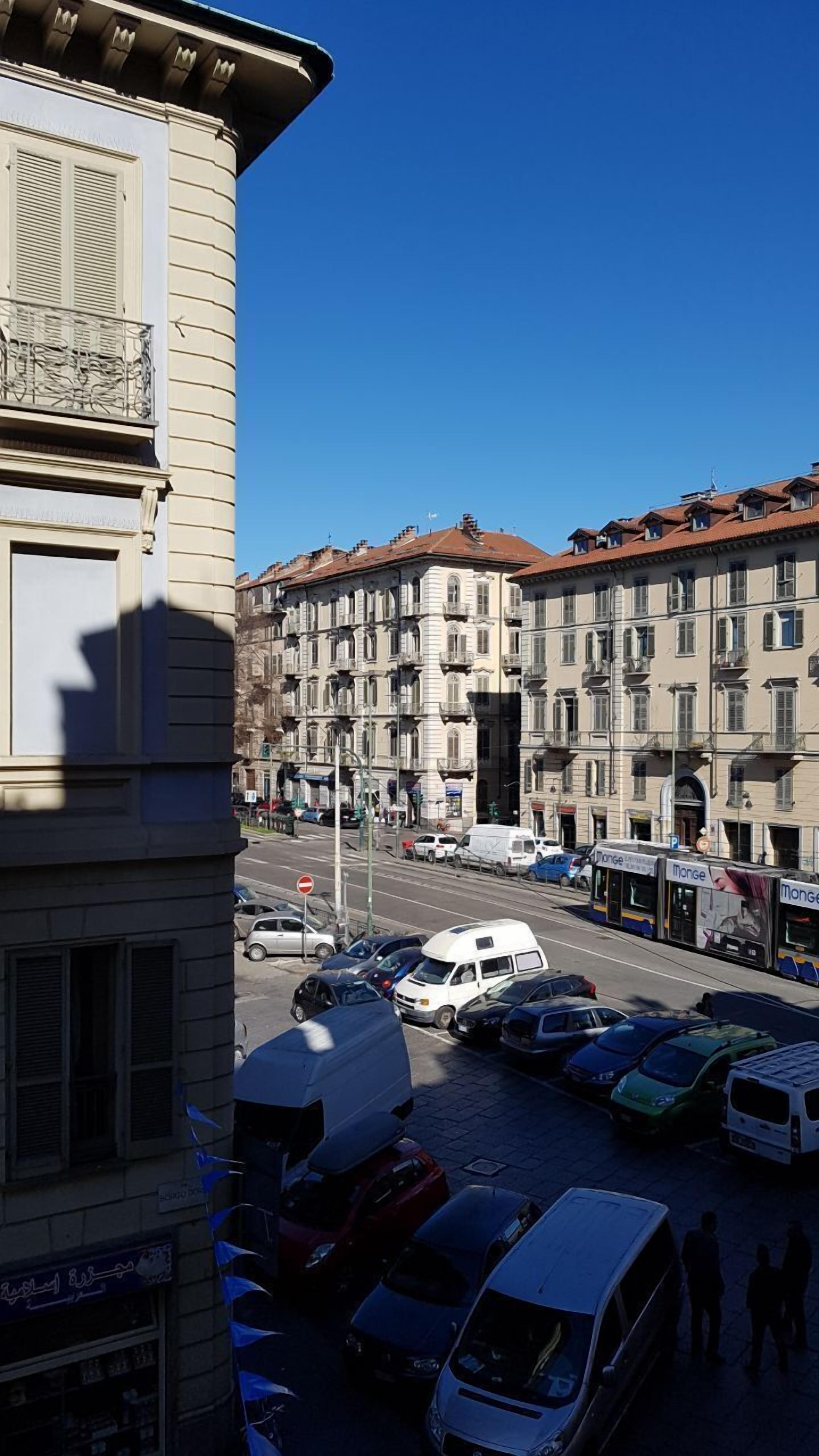 business single room, 1 large single bed, private bathroom, city view | city view