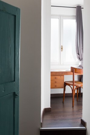 Design Single Room, 1 Twin Bed, Private Bathroom, Courtyard View | Hypo-allergenic bedding, down comforters, individually decorated - Albergo Ristorante San Giors (Turin)