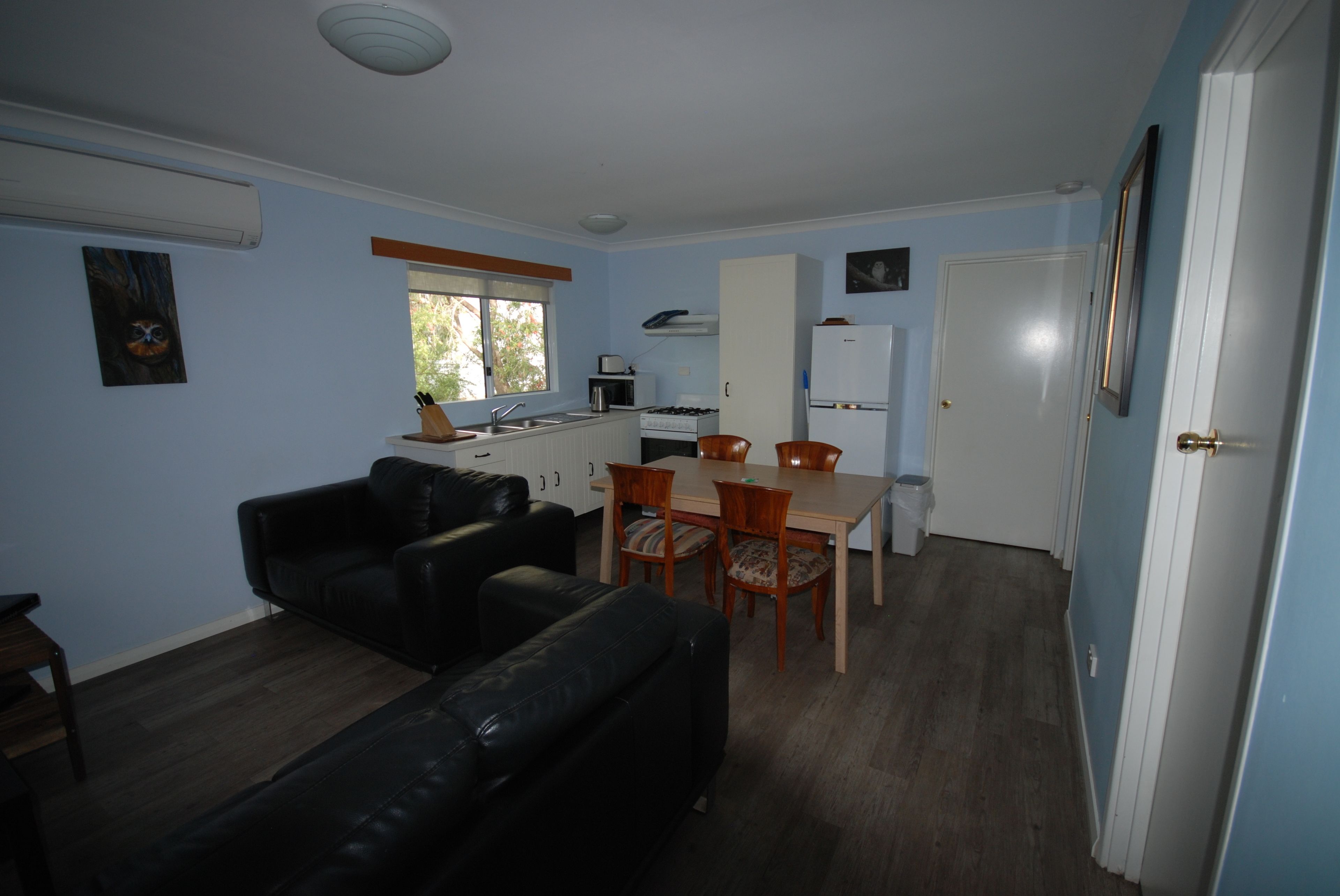 基本公寓 (Three) | 私人廚房 | 大型冰箱、微波爐、烤箱、爐台