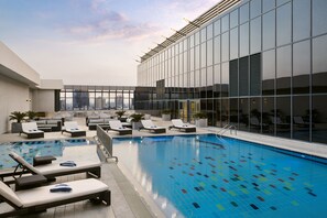 Seasonal outdoor pool - The Hotel Galleria Jeddah, Curio Collection by Hilton (Jeddah)