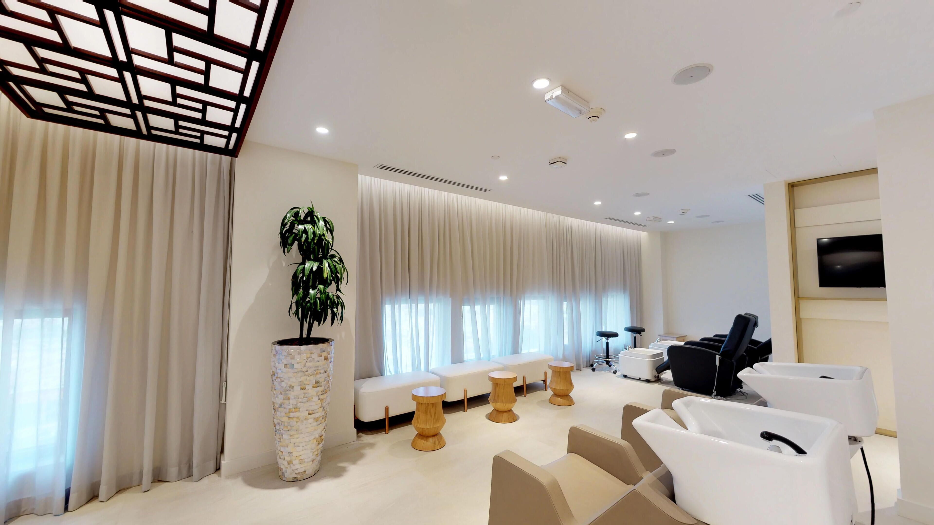 ボディ トリートメント、ボディラップ、ボディスクラブ、フェイシャル トリートメント、マッサージ / トリートメント ルーム、マッサージ