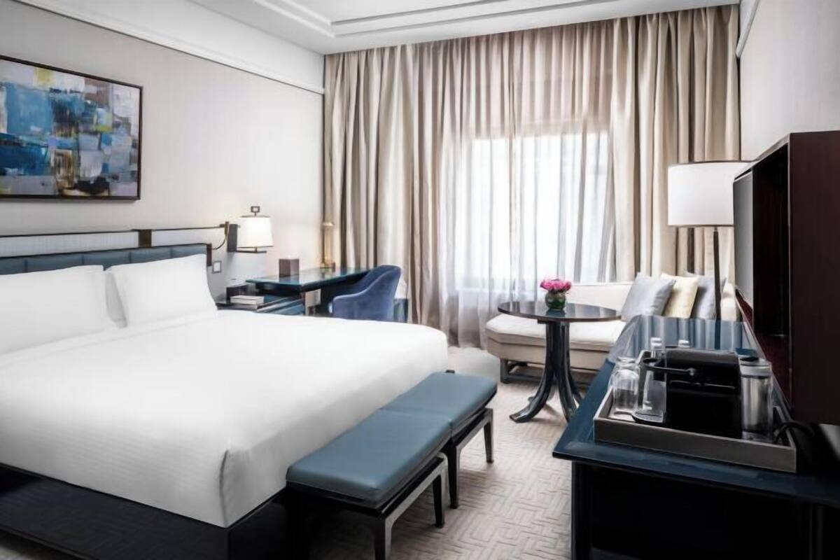 Premium bedding, pillowtop beds, minibar, in-room safe