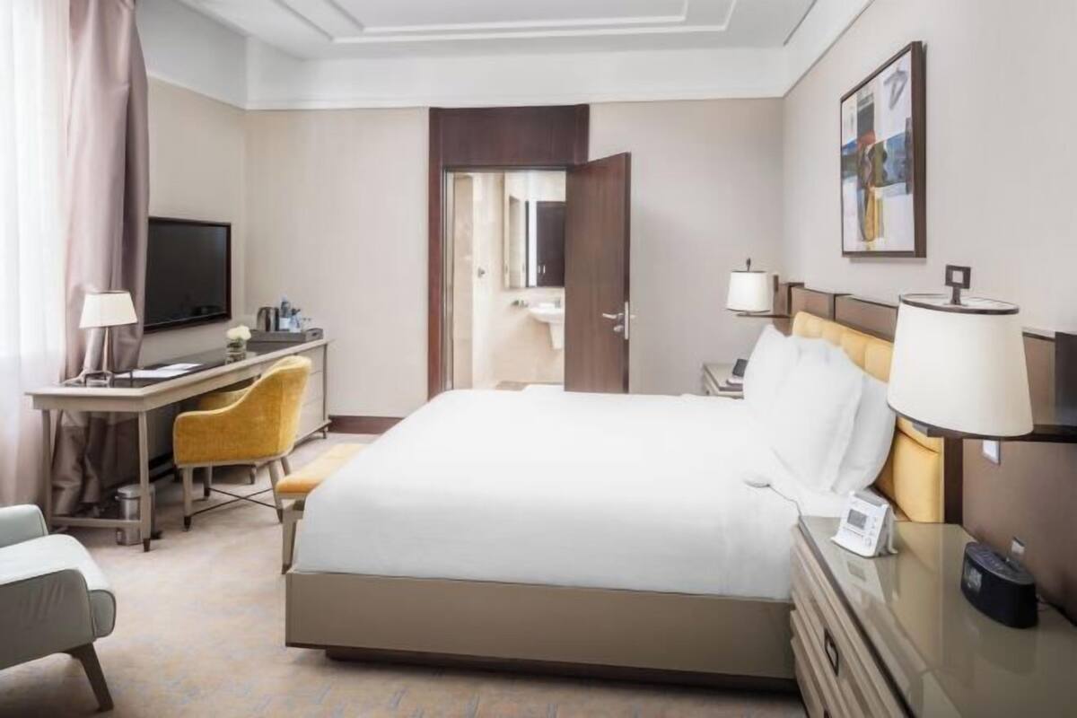 Premium bedding, pillowtop beds, minibar, in-room safe