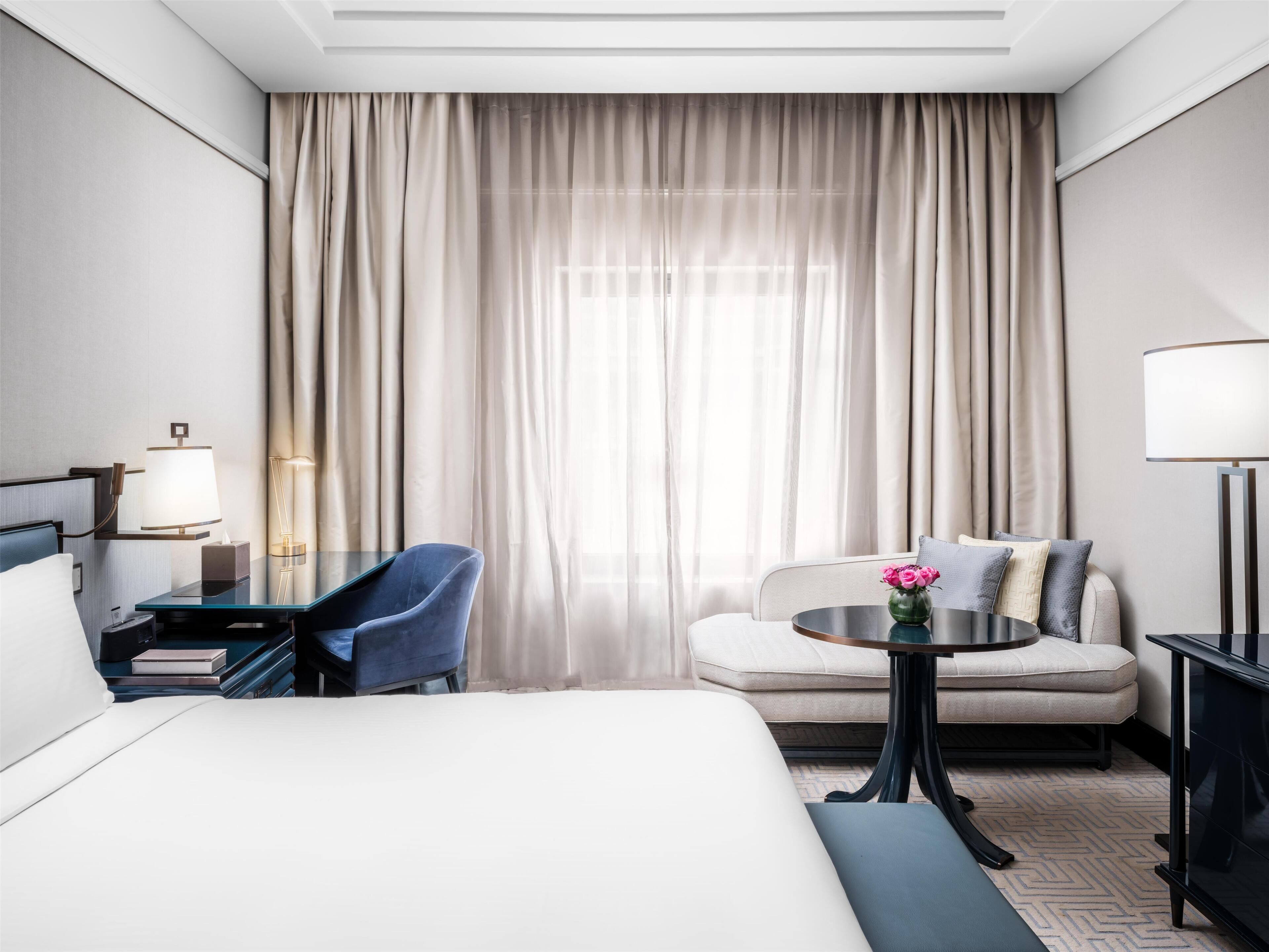 Premium bedding, pillow-top beds, minibar, in-room safe