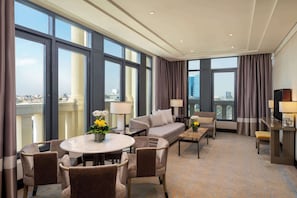 LED TV, fireplace, heated floors - The Hotel Galleria Jeddah, Curio Collection by Hilton (Jeddah)