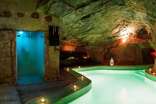 Sauna, hot tub, steam room, massages