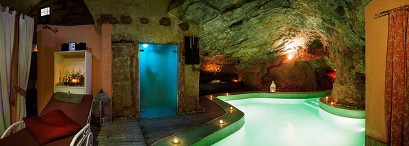 Badstue, boblebad, dampbad og massasje