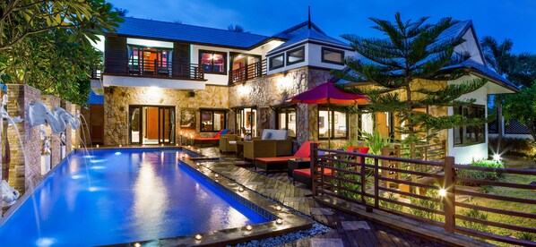 ลักซ์ชัวรี่วิลล่า (Paradise Samui 2) | ลานระเบียง/นอกชาน