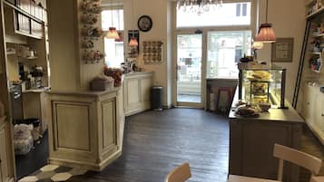 Coffee shop