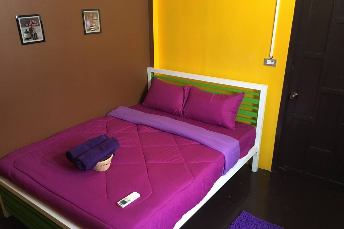 In-room safe, free WiFi