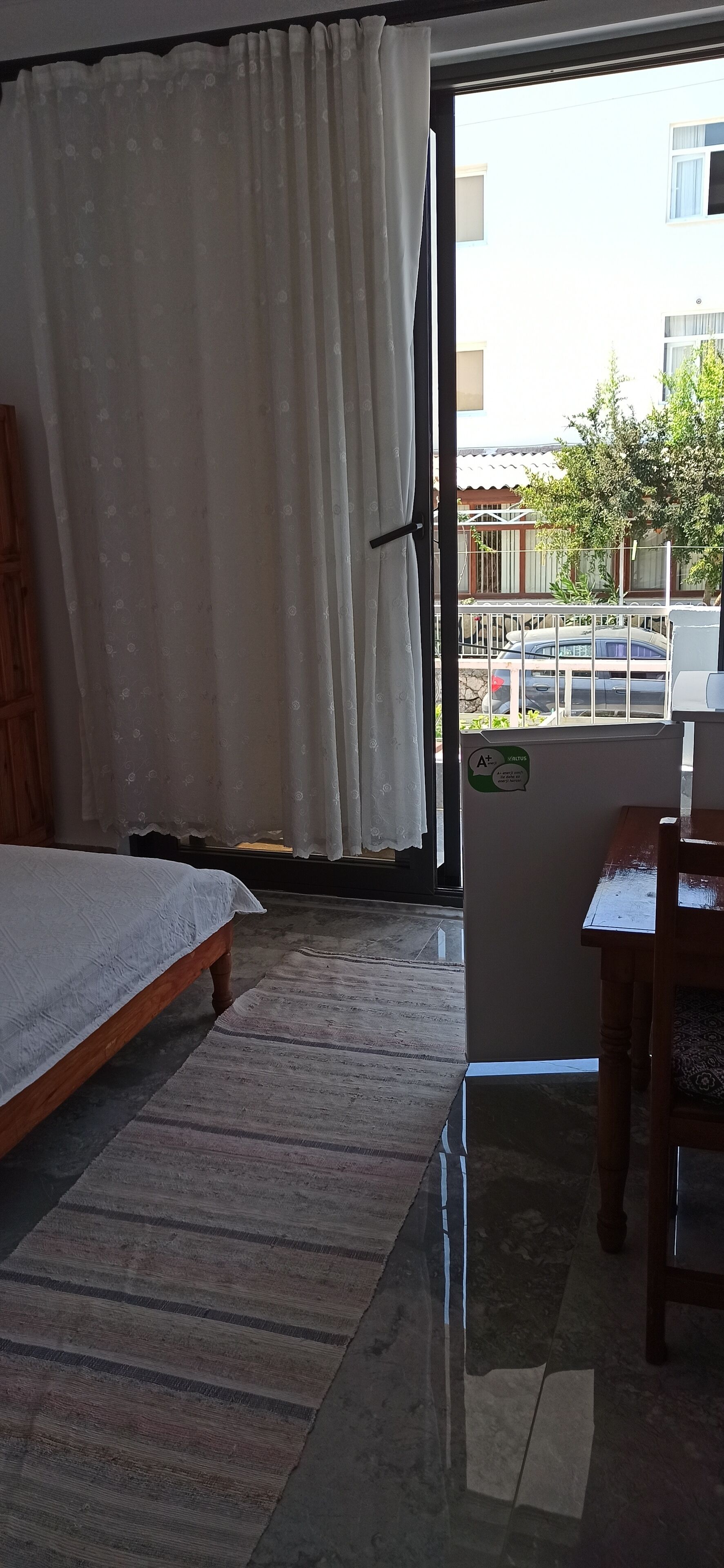 standard double or twin room | desk, free wifi, bed sheets