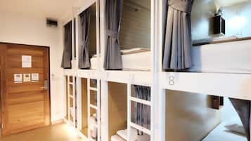 Mixed Dormitory with Capsule Bed | 免費無線上網