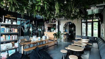 Área de estar no saguão