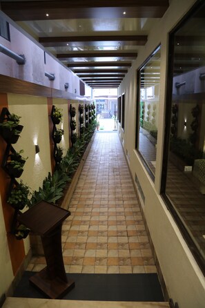 Interior entrance - Dr. Rajkumar International Hotel (Bengaluru)