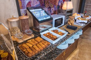Desayuno buffet todos los días (con cargo)