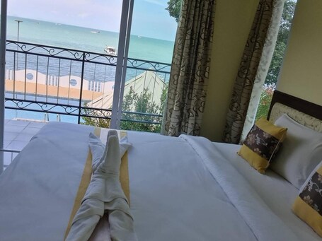 Anyavee Nam Mao Beach Resort - view 3