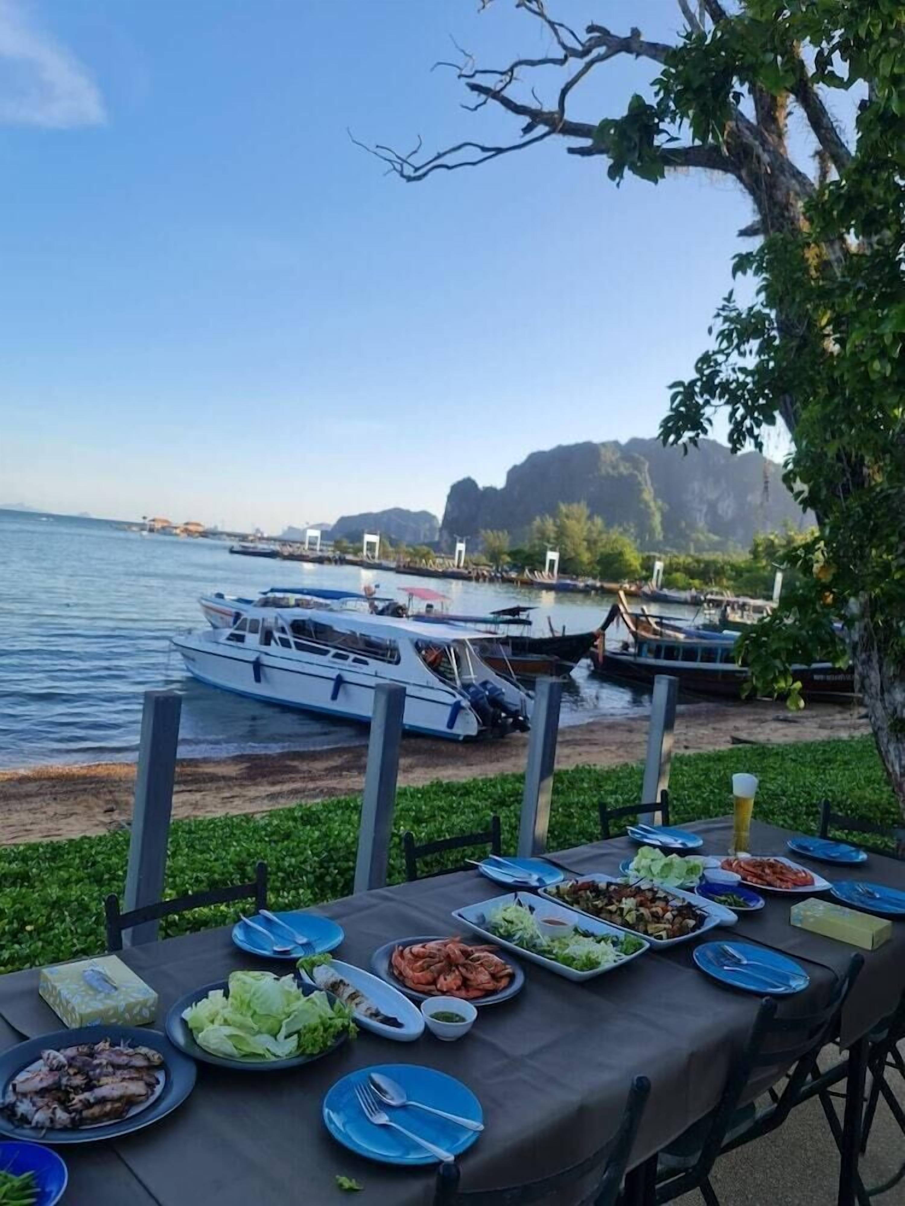 Tempat makan outdoor