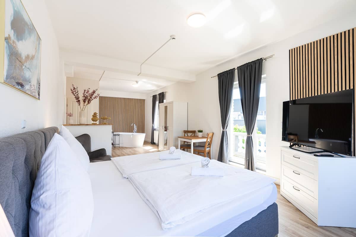 Deluxe-Doppelzimmer, 1 King-Bett, Badewanne, Eckzimmer