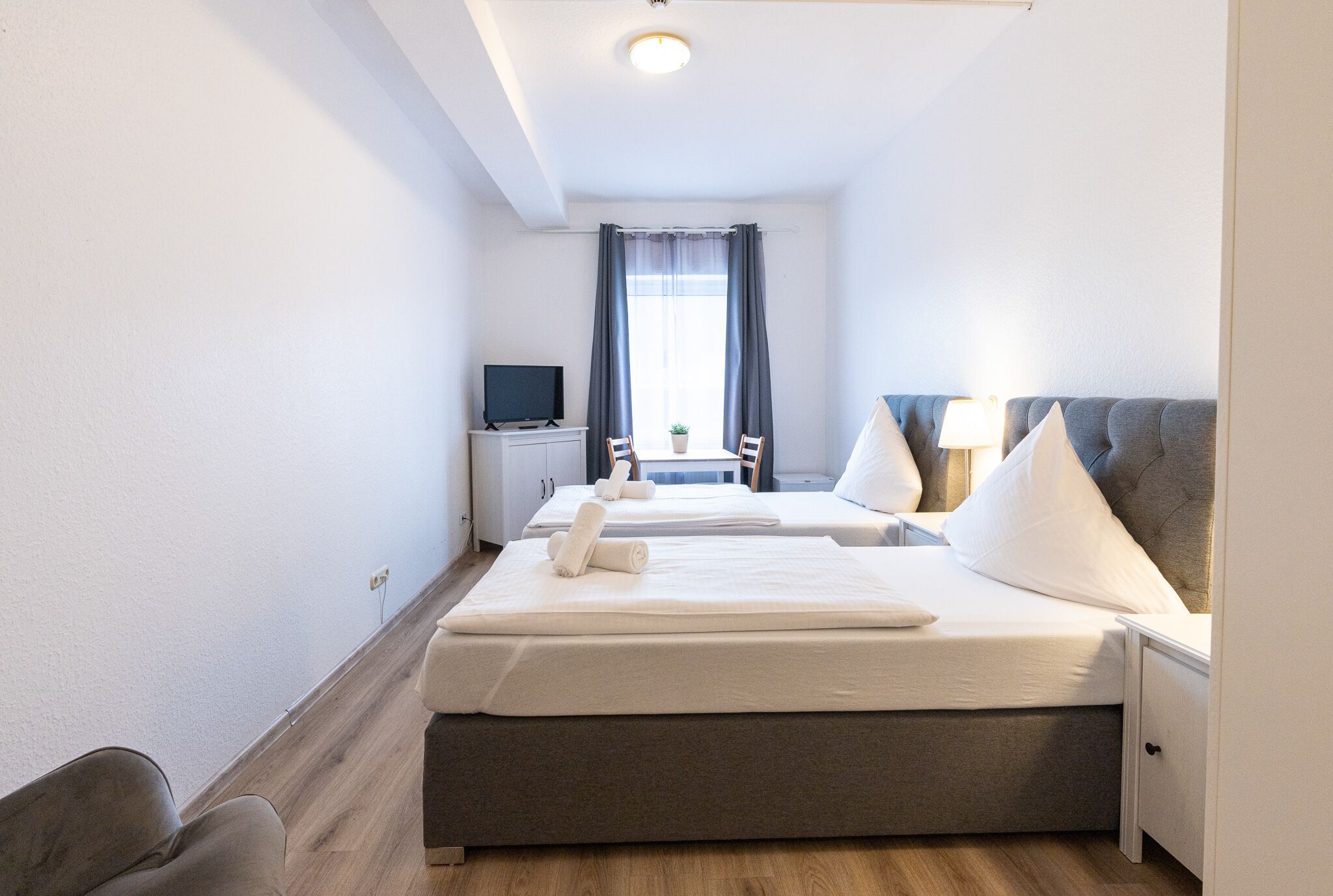 twin room, 2 single beds | desk, laptop workspace, free wifi, bed sheets