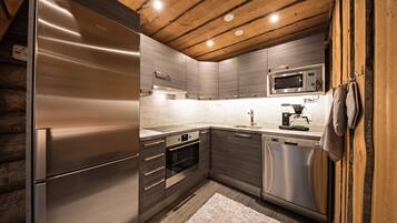 Appartement Deluxe, 2 chambres, cÎté jardin | Cuisine privée | Grand réfrigérateur, micro-ondes, four, plaque de cuisson