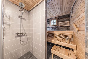 Deluxe Apartment, 2 Bedrooms, Garden Area | Bathroom | Shower, hair dryer, bidet, towels - UnelmaKelo (Kuusamo)
