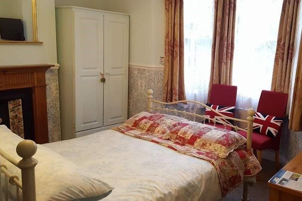 Chambre Double Confort, salle de bains attenante, vue jardin (Ground floor Double)