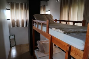 Dobbeltrom (Budget) | Skrivebord