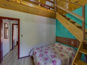 Minibar, desk, free WiFi, bed sheets - Hotel Cabana Jardim De Flores (Gramado)
