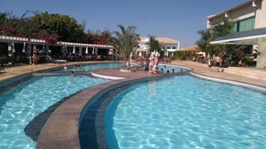 Outdoor pool - Diroma Lacqua I - Direto com o Grupo Diroma - Acesso ao Acqua Park com Café da Manhã (Caldas Novas)