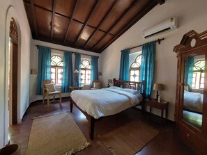 Bougainvillea Room | Brankas, meja kerja, setrika/meja setrika, dan Wi-Fi gratis
