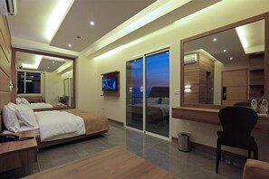Minibar, in-room safe, desk, blackout curtains - Ibiza hotel (Tabarja)